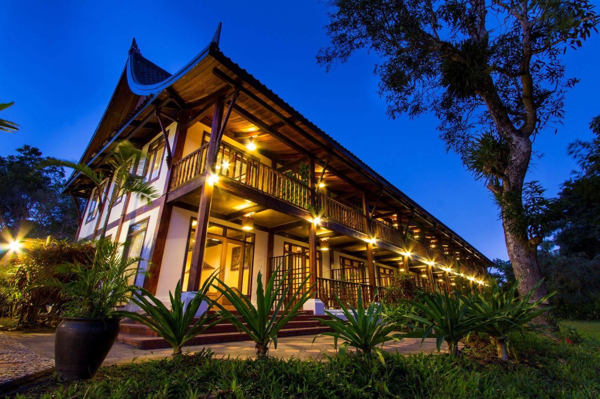 Chanthavinh Resort & Spa Луанґпхабанґ Екстер'єр фото