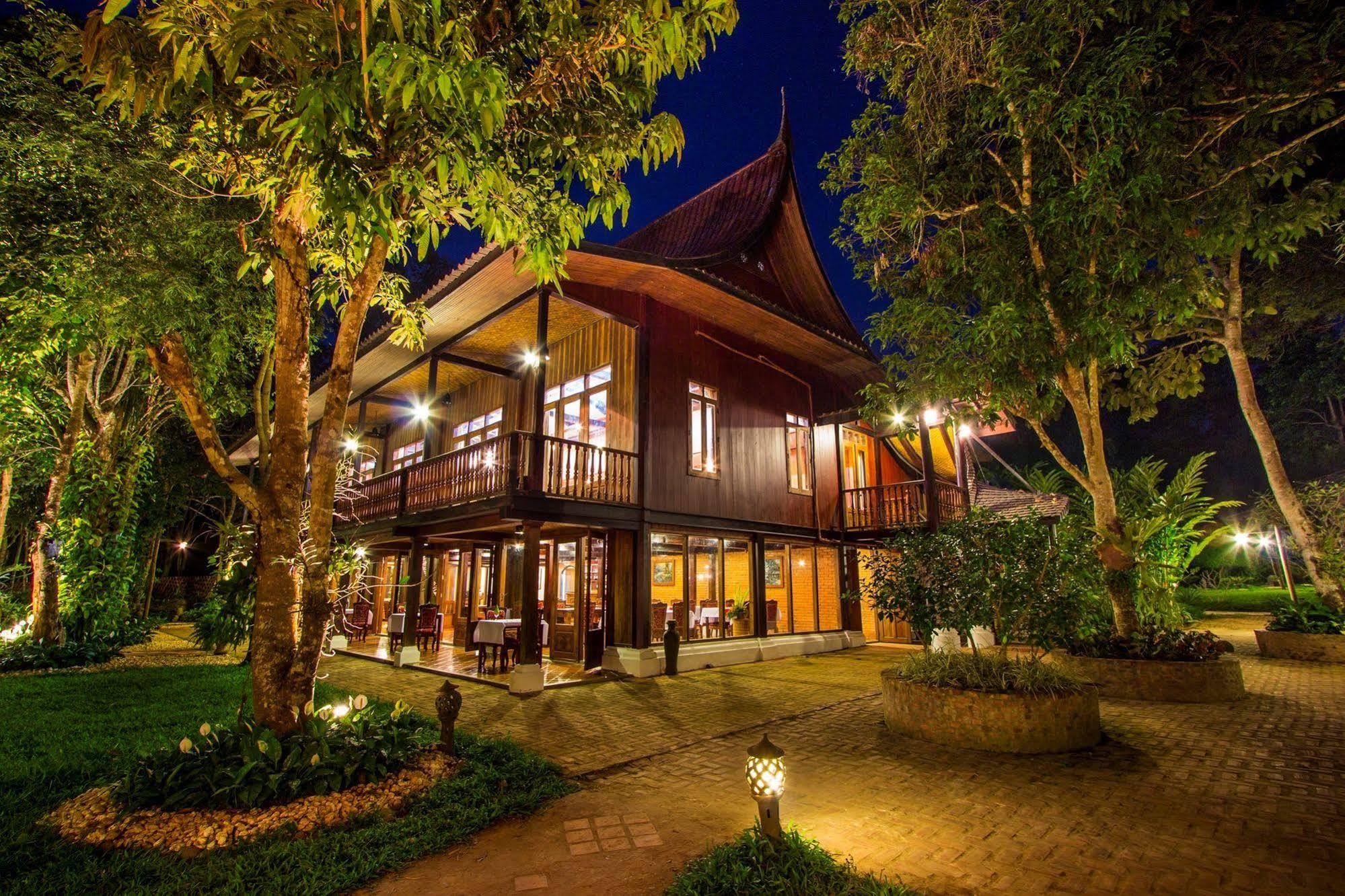 Chanthavinh Resort & Spa Луанґпхабанґ Екстер'єр фото